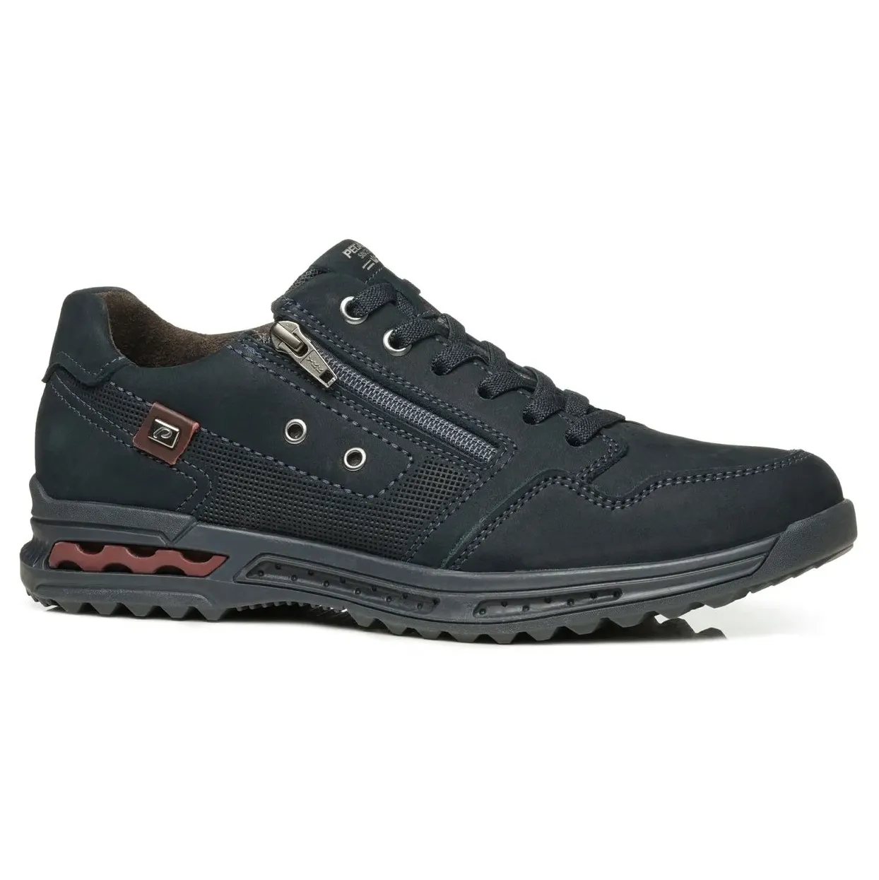 Tênis casual masculino Pegada, cor marinho, couro legítimo, mostrando detalhes do solado e costura.